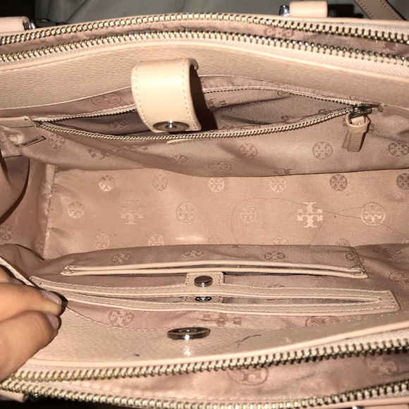Tory Burch big light pink purse - Picture 4 of 5